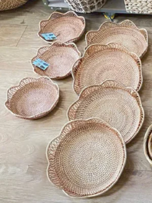 Natural Rattan Round Tray with Lotus Edge